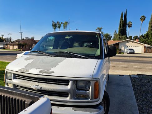 Used 1997 Chevrolet Express 2500 image 8