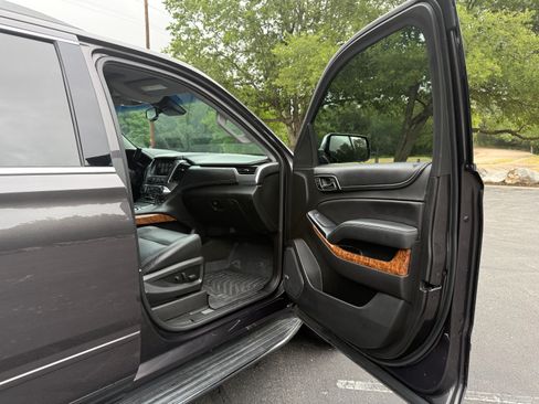 Used 2018 Chevrolet Tahoe Premier RWD image 25