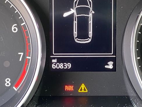 Used 2017 Volkswagen Golf SE image 19