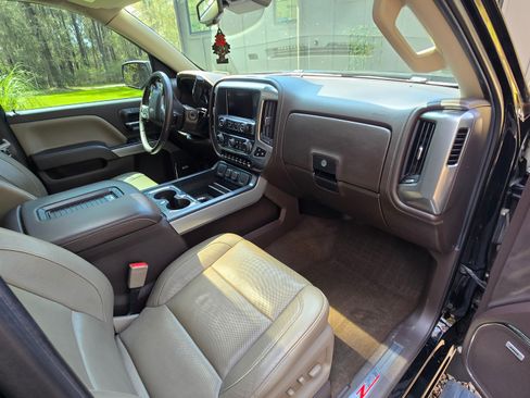 Used 2018 Chevrolet Silverado 1500 LTZ Z71 image 9