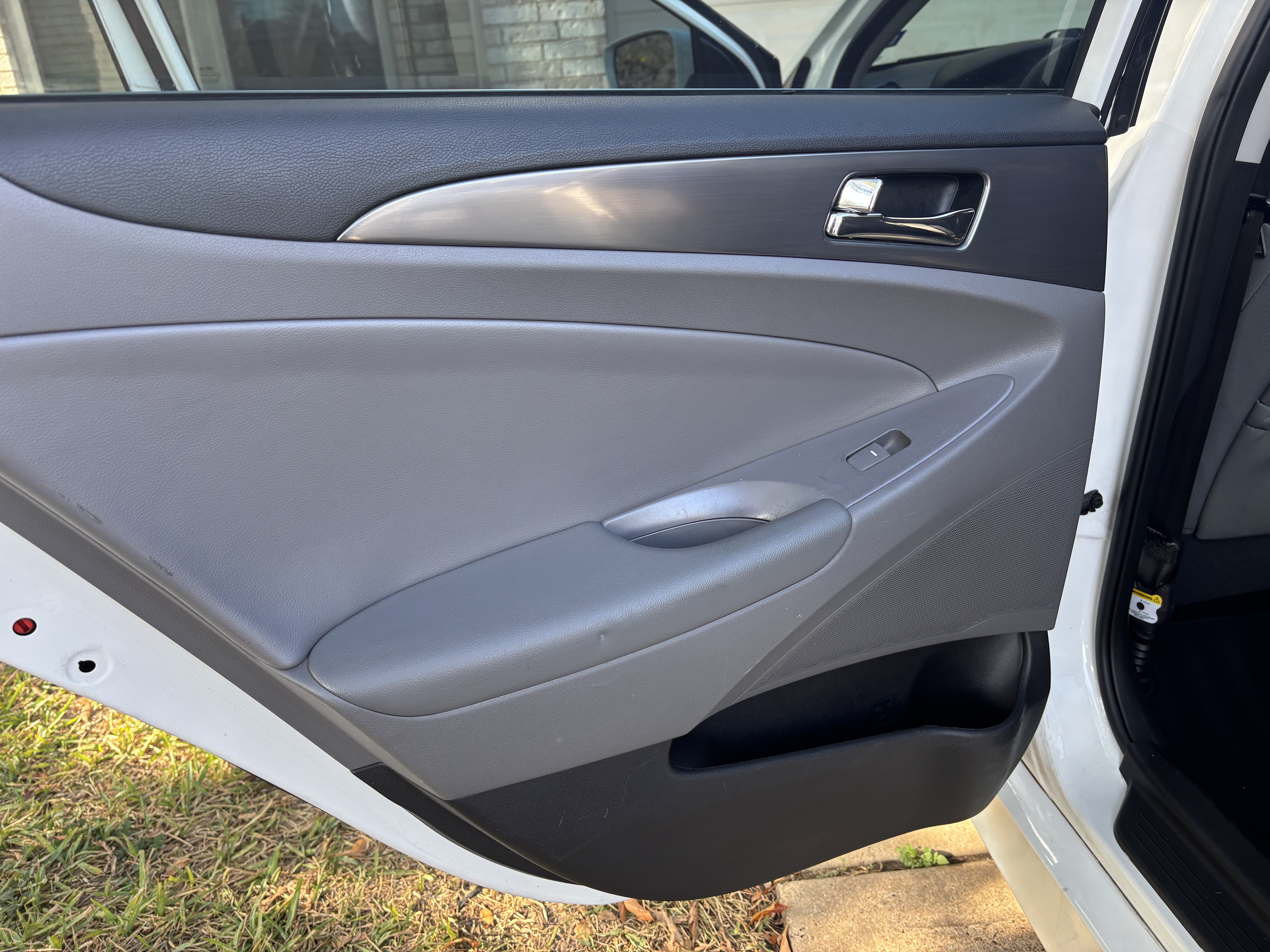 Used 2014 Hyundai Sonata Hybrid FWD image 16