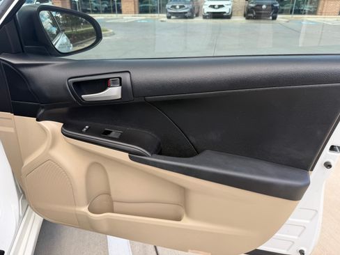 Used 2012 Toyota Camry LE image 19