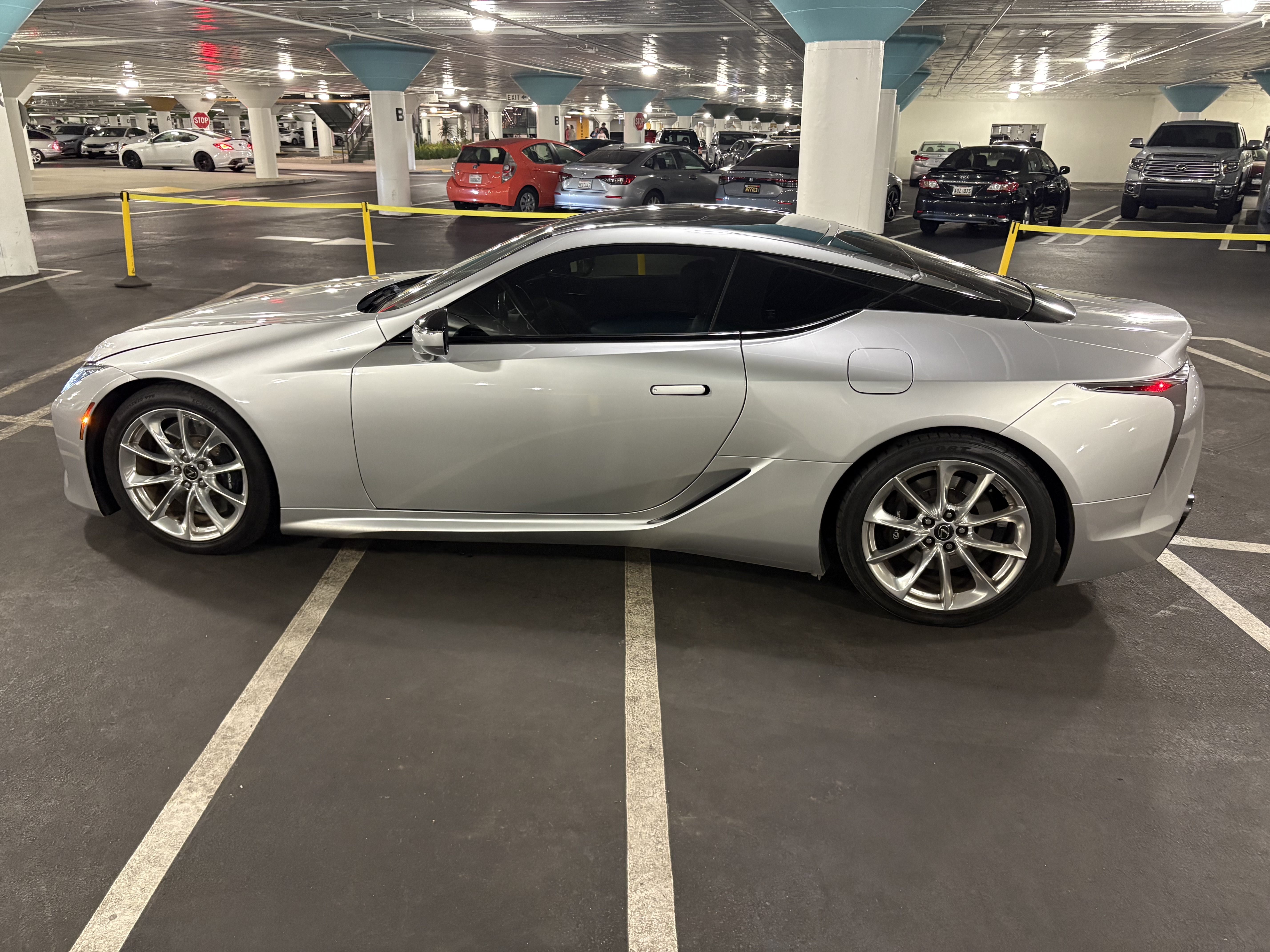 Used 2018 Lexus LC 500 Coupe w/ Touring Package RWD image 28