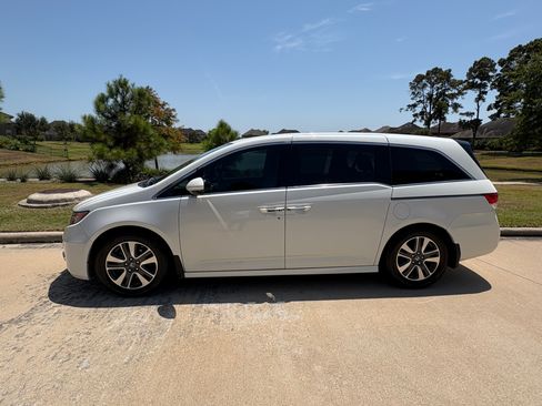 Used 2015 Honda Odyssey Touring image 5
