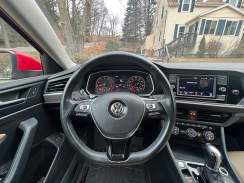 Used 2019 Volkswagen Jetta SE image 19