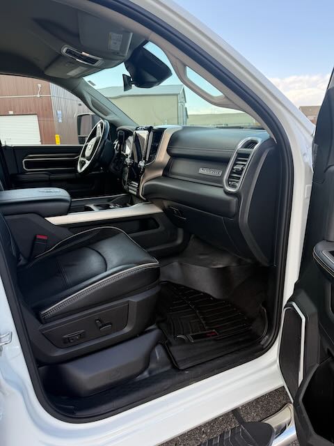 Used 2023 RAM 4500 Laramie AWD/4WD image 13