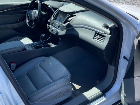 Used 2018 Chevrolet Impala Premier w/ Premier Confidence Package image 8