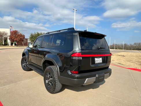 Used 2025 Lexus GX 550 image 4