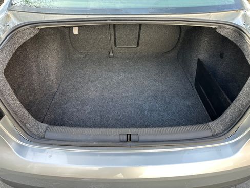 Used 2010 Volkswagen Jetta Wolfsburg Edition image 14