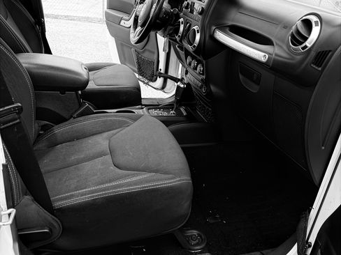 Used 2013 Jeep Wrangler Unlimited Sahara w/ Dual Top Group image 12