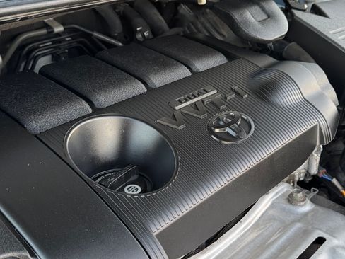 Used 2010 Toyota Venza FWD image 20