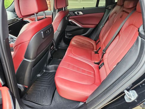 Used 2022 BMW X6 M50i w/ Premium Package AWD/4WD image 15