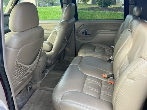 Used 1999 GMC Suburban Sport Utility w/ Marketing Opt Pkg 3 image 4