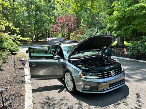 Used 2017 Volkswagen Jetta SEL FWD image 9