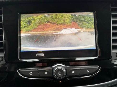 Used 2022 Buick Encore Preferred image 13