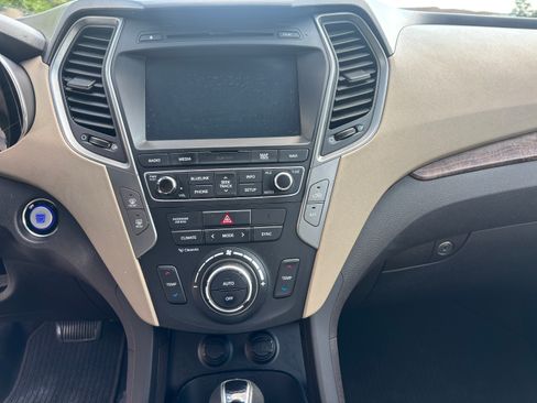 Used 2018 Hyundai Santa Fe Sport w/ 2.4L Tech Package 04 AWD/4WD image 14