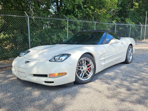 Used 2003 Chevrolet Corvette Convertible w/ Preferred Equipment Group1 RWD image 1