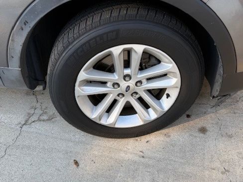 Used 2013 Ford Explorer XLT image 13