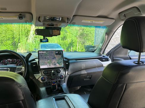 Used 2016 GMC Yukon XL SLE w/ Convenience Package RWD image 9