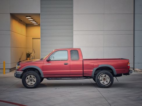 Used 2001 Toyota Tacoma 4x4 Xtracab V6 image 2