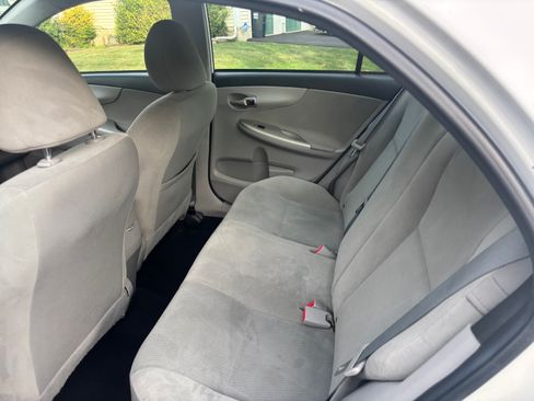 Used 2012 Toyota Corolla LE image 6