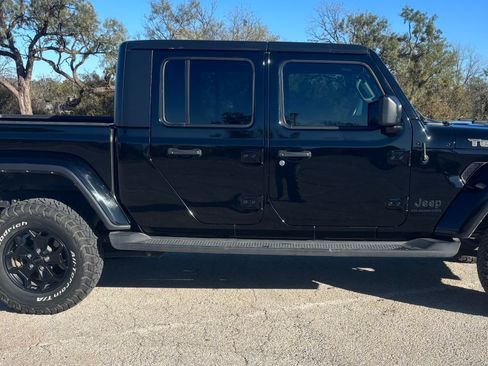 Used 2022 Jeep Gladiator Sport image 4