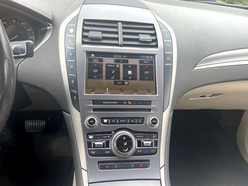 Used 2017 Lincoln MKZ Premiere image 6