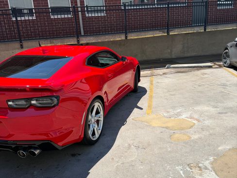 Used 2022 Chevrolet Camaro SS RWD image 9