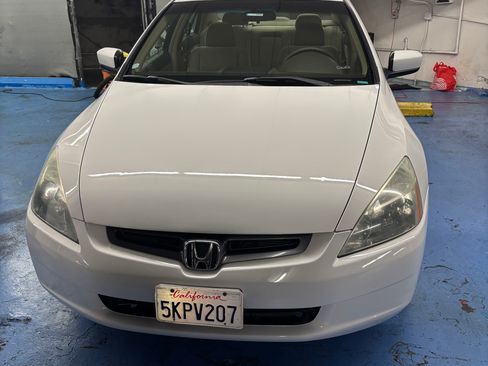 Used 2004 Honda Accord LX image 2
