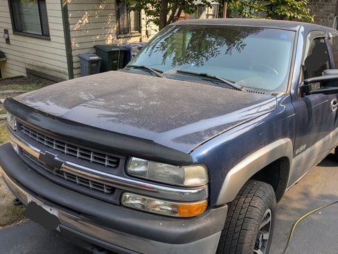 Used 2001 Chevrolet Silverado 2500 4x4 Extended Cab image 2
