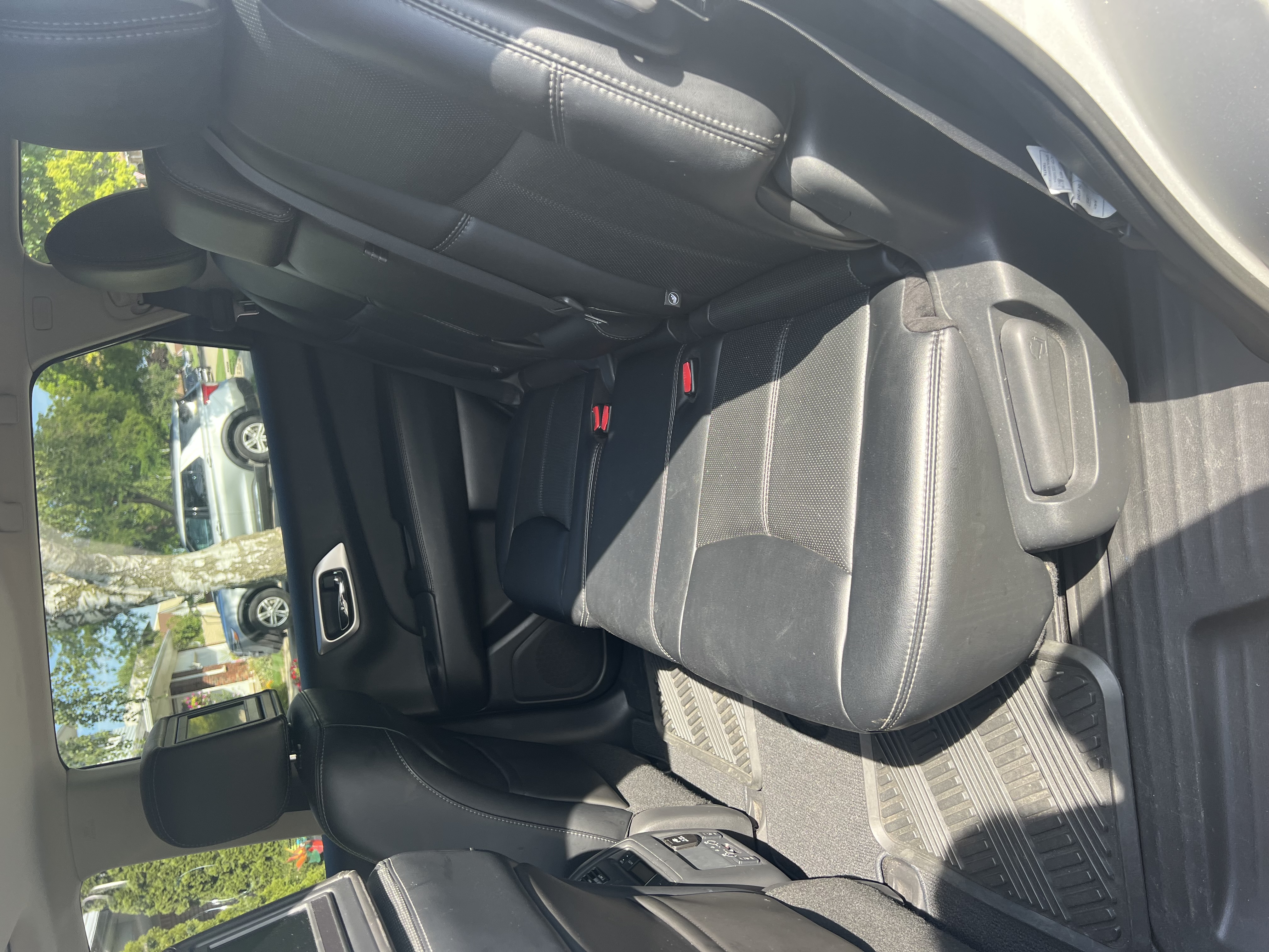 Used 2014 Nissan Pathfinder Platinum w/ Platinum Premium Package AWD/4WD image 12