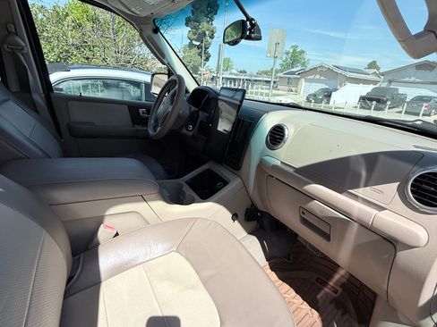 Used 2003 Ford Expedition Eddie Bauer image 18