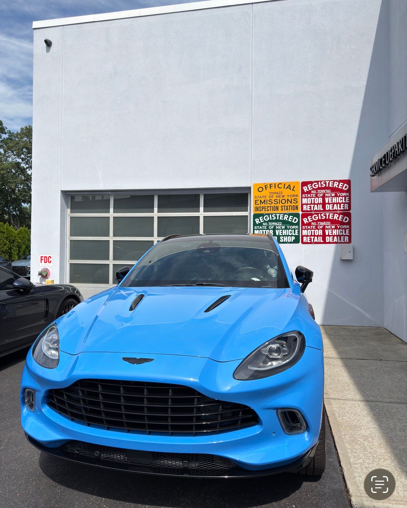 Used 2021 Aston Martin DBX AWD/4WD image 5