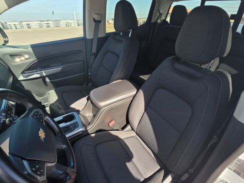 Used 2022 Chevrolet Colorado LT w/ LT Convenience Package image 16