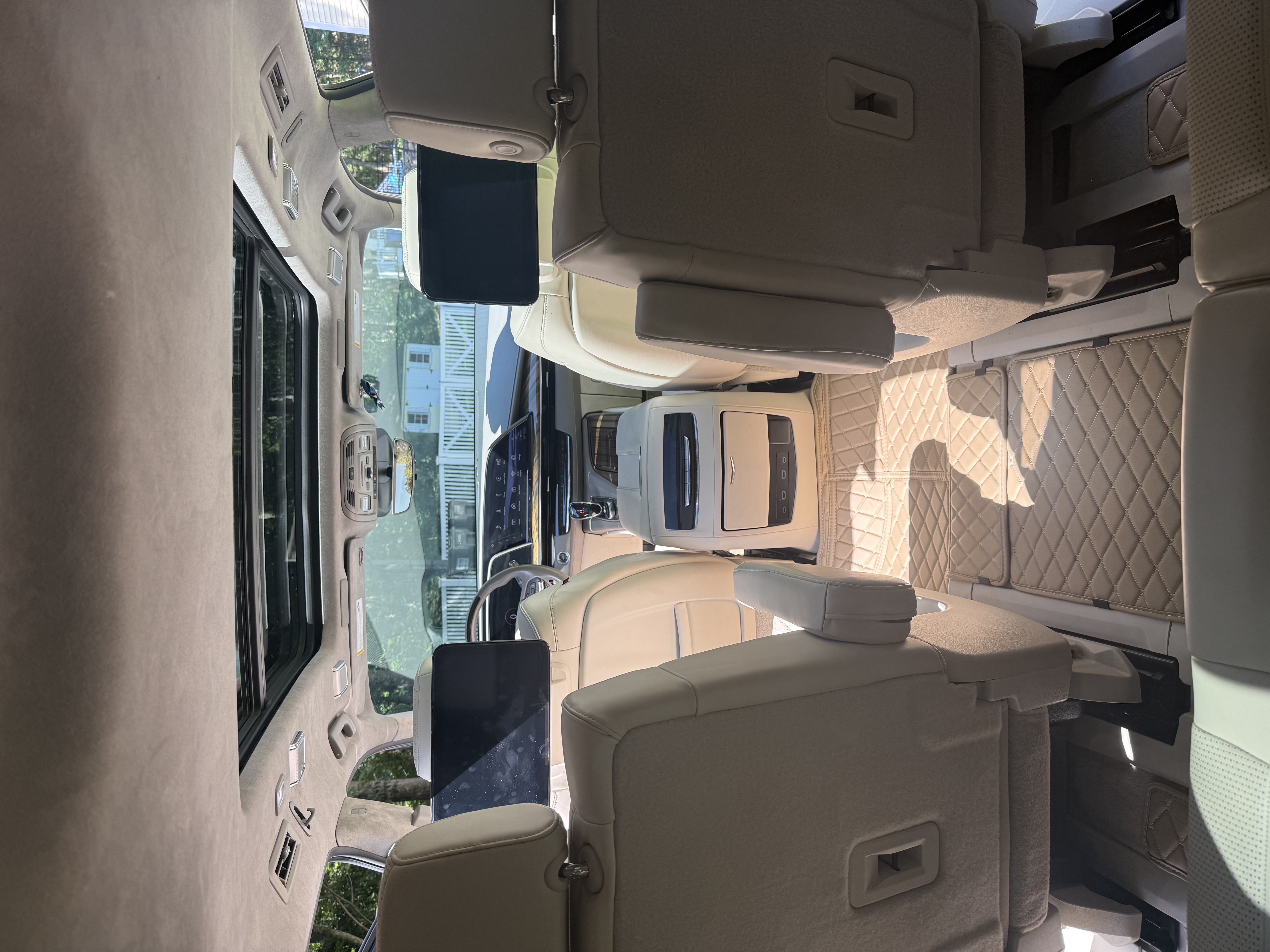 Used 2021 Cadillac Escalade Premium Luxury Platinum AWD/4WD image 24