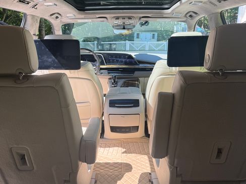 Used 2021 Cadillac Escalade Premium Luxury Platinum AWD/4WD image 24