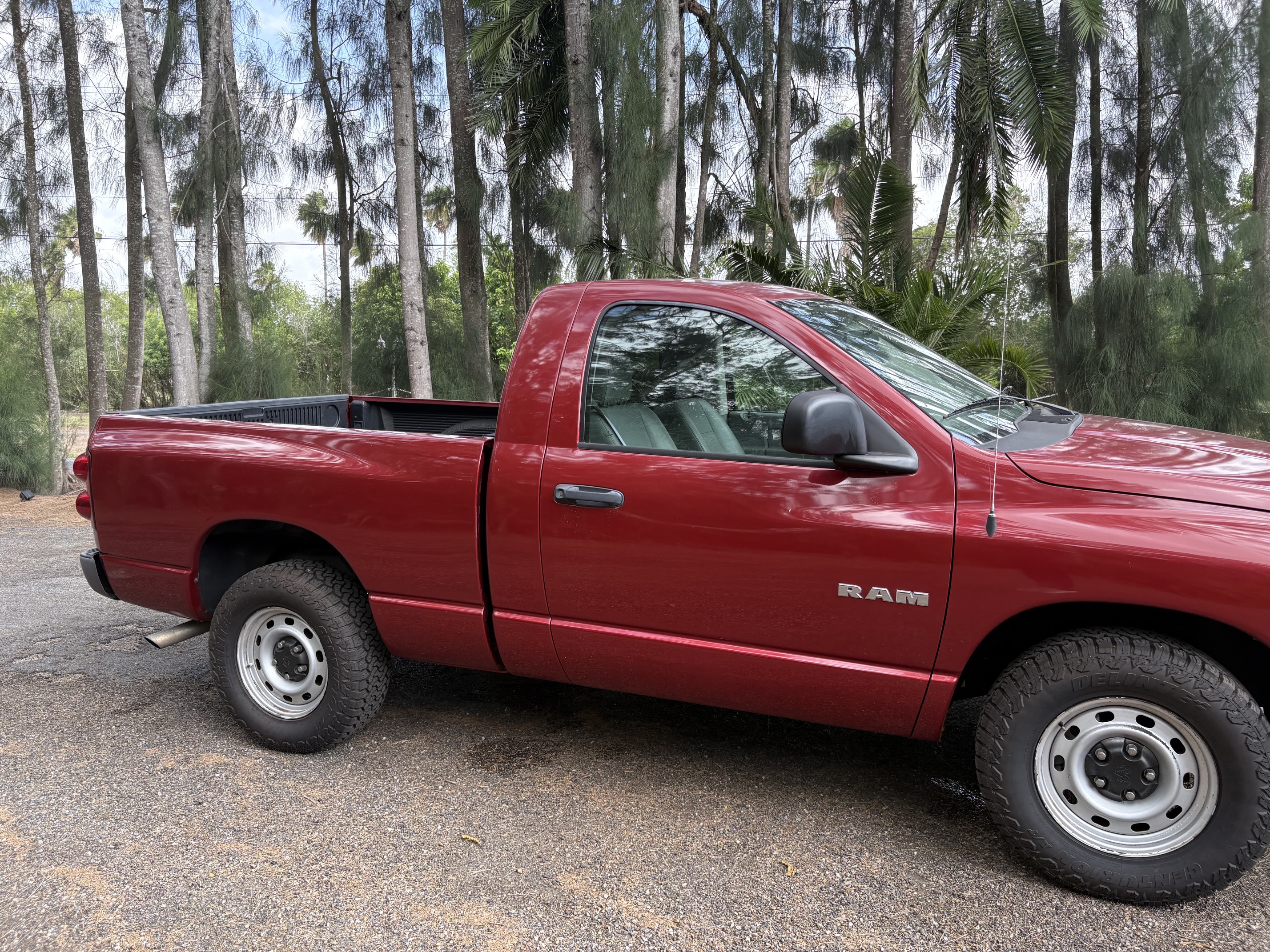 Used 2008 Dodge Ram 1500 Truck ST RWD image 2