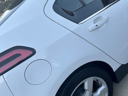 Used 2014 Chevrolet Volt Premium w/ Premium Trim Package image 28