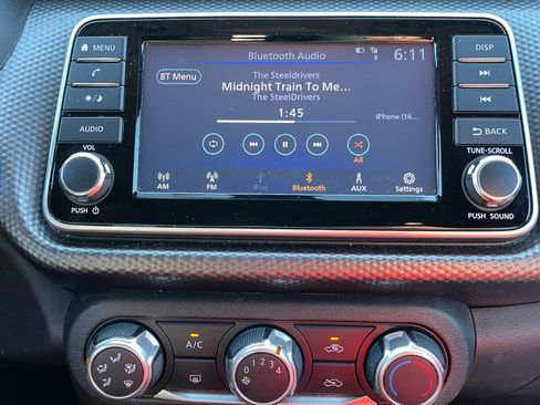 Used 2020 Nissan Kicks S FWD image 15