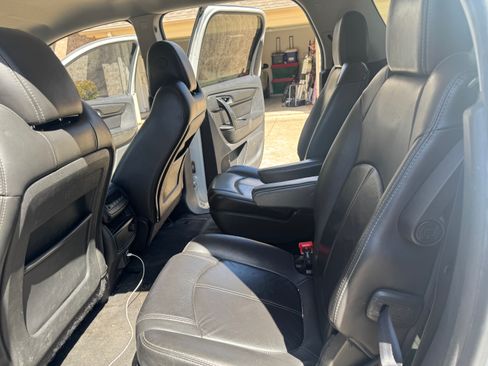 Used 2016 GMC Acadia SLT image 13