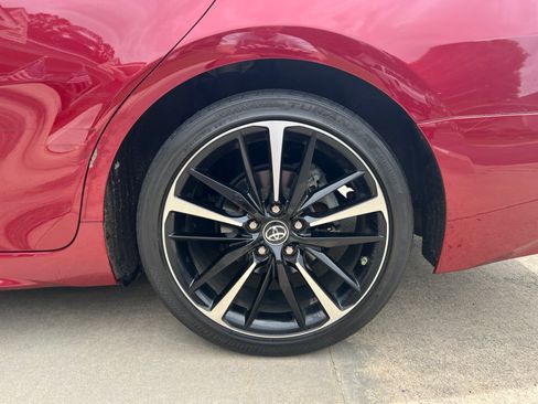 Used 2018 Toyota Camry XSE FWD image 26