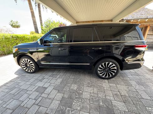 Used 2022 Lincoln Navigator Black Label AWD/4WD image 1