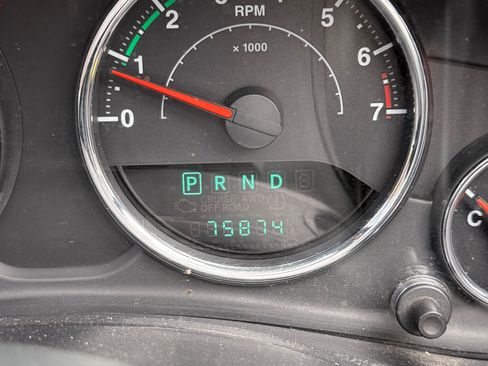 Used 2013 Jeep Wrangler Rubicon w/ PWR Convenience Group image 12