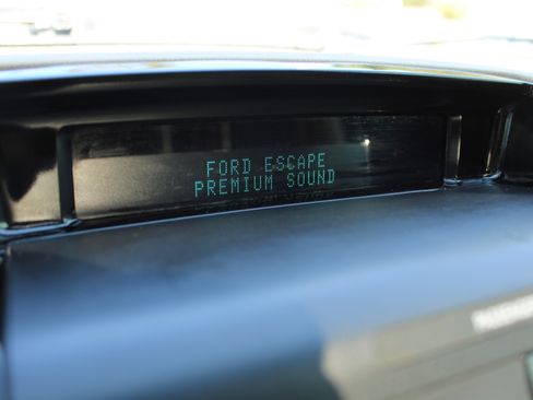 Used 2010 Ford Escape Limited AWD/4WD image 28