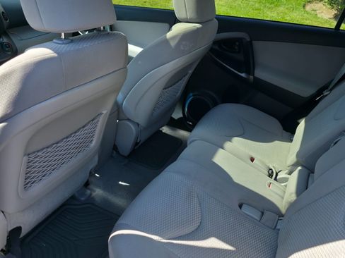 Used 2012 Toyota RAV4 FWD V6 w/ Upgrade Value Pkg image 19