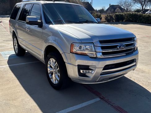 Used 2017 Ford Expedition Limited w/ Equipment Group 301A image 4