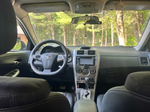Used 2012 Toyota Corolla S FWD image 8