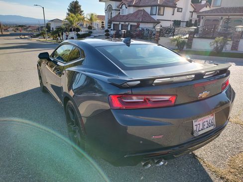 Used 2017 Chevrolet Camaro SS image 6