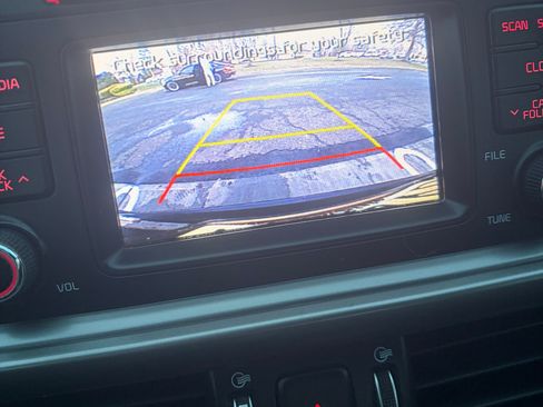 Used 2016 Kia Optima LX w/ LX Convenience Package image 11