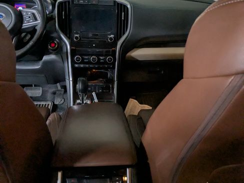 Used 2019 Subaru Ascent Touring image 5